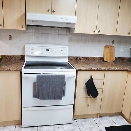 Home Stay Near The Airport Мисисага Екстериор снимка